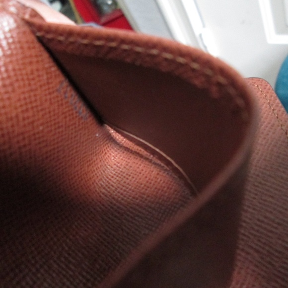 LOUIS VUITTON  Monogram 4 Key Multiples Holder - Picture 9 of 14